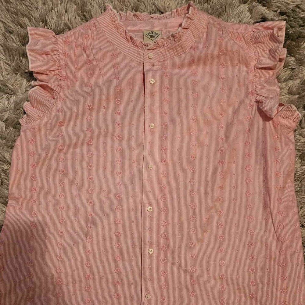 Womens Pink Button up top